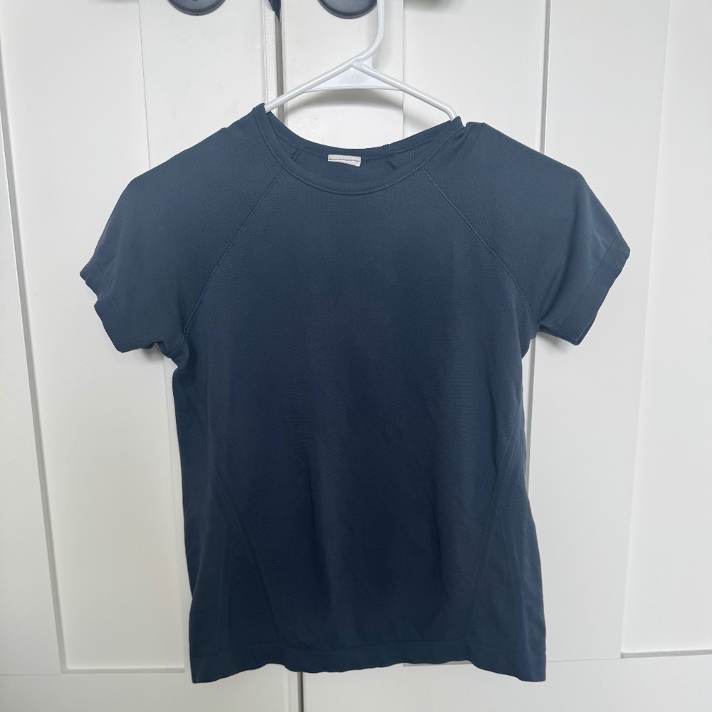 Athleta Girl Power Up Seamless Tee Regular Length, size L